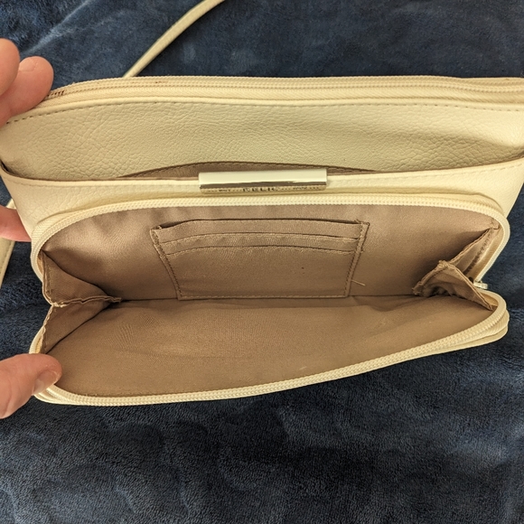 Women's Relic Crossbody Purse - Picture 5 of 16